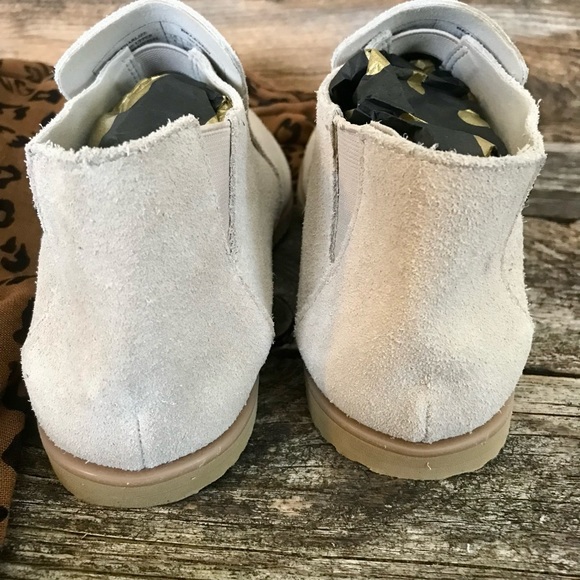 Suede BearPaws Almost a Chelsea Boot in Mushroom Brand New condition size 8 - Picture 3 of 8